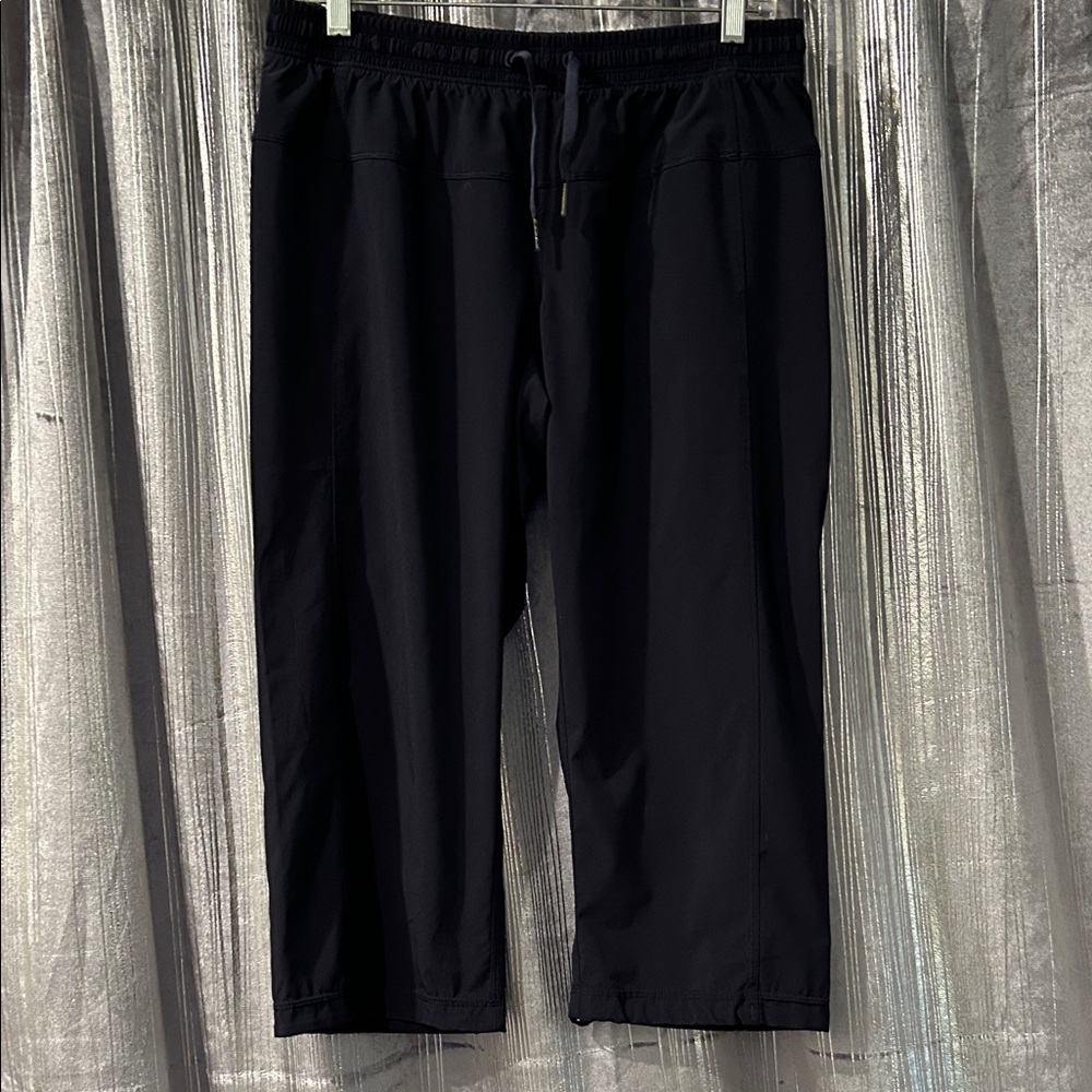 Lululemon Step Lively Crop Women's Midrise Lightweight Pants SIZE 8